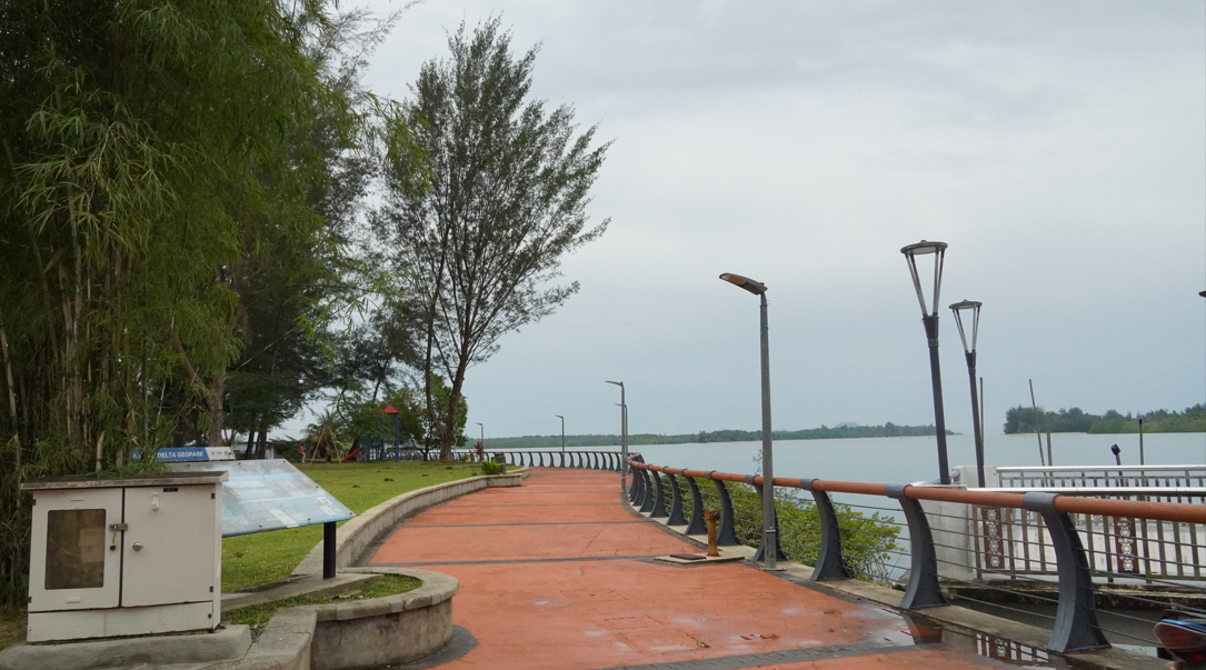 Esplanade Telaga Air